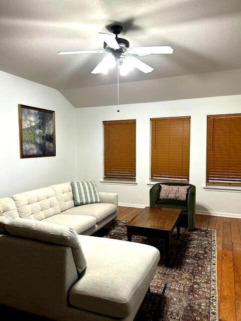 Private Near 6 Flags And Utsa